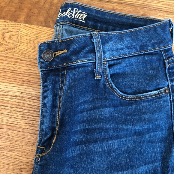 Old Navy Rockstar Distressed Stretch Jeans - Picture 6 of 8